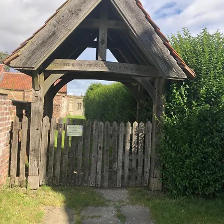 펜션 Village Barn Conversion Near *