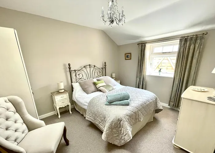 Village Barn Conversion Near Semesterbostad